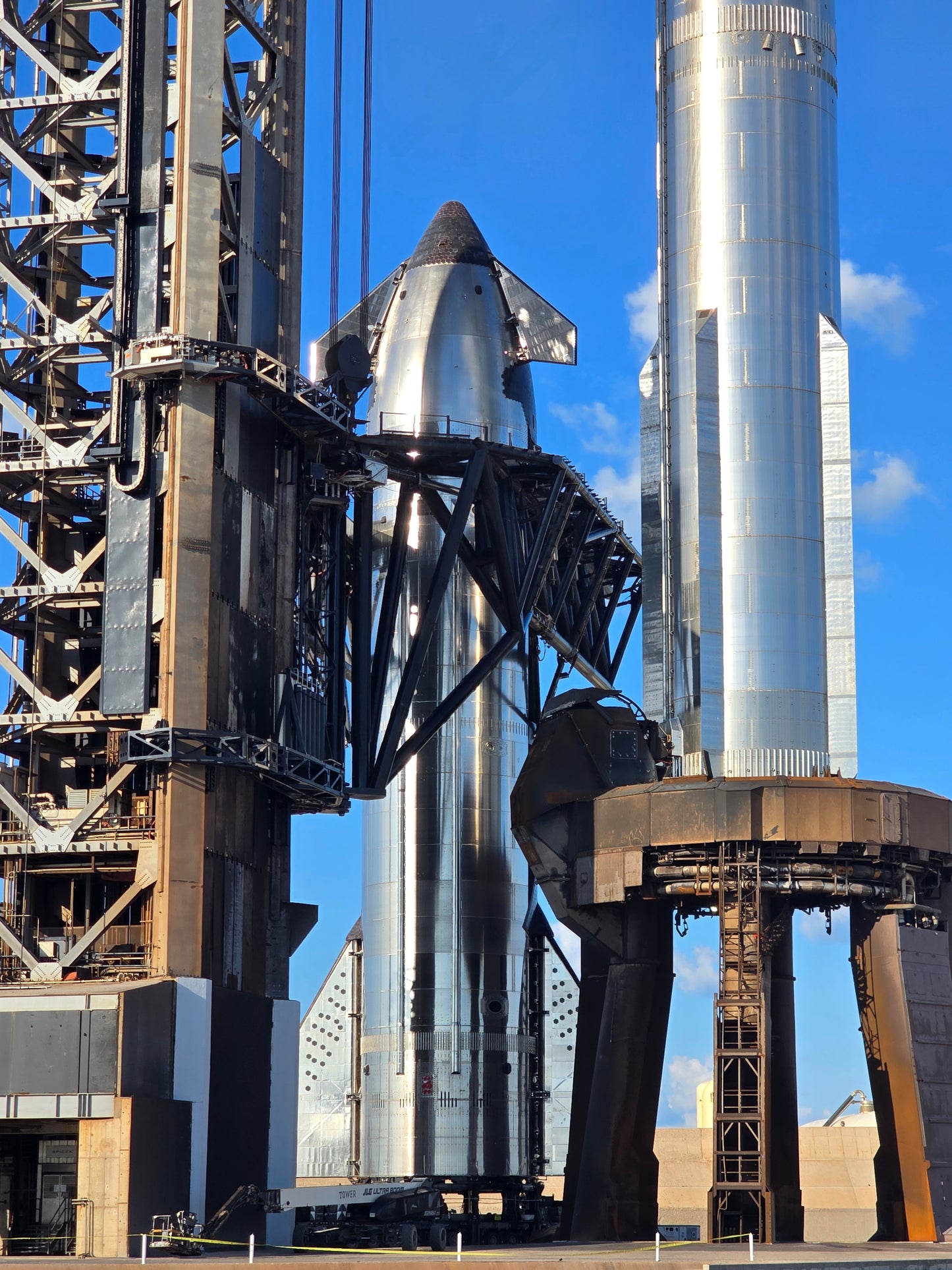 FLIGHT 11: STARSHIP 35 & SUPER HEAVY BOOSTER 15-2 METAL PRINT